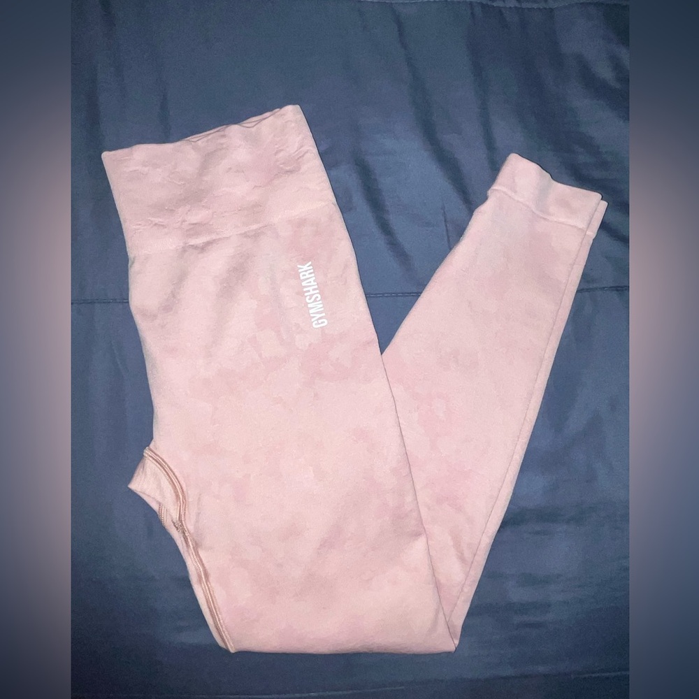🦈 LIKE NEW Gymshark Adapt Animal Seamless Leggings - Pink Camo - Sz Large